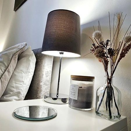 1 Bedroom Flat In グレーブゼンド エクステリア 写真