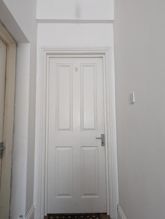 1 Bedroom Flat In グレーブゼンド エクステリア 写真